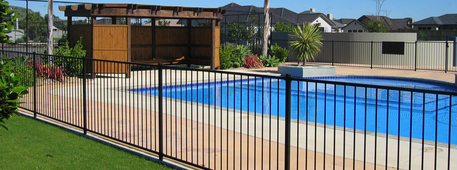 residential and commercial pool fence contractors